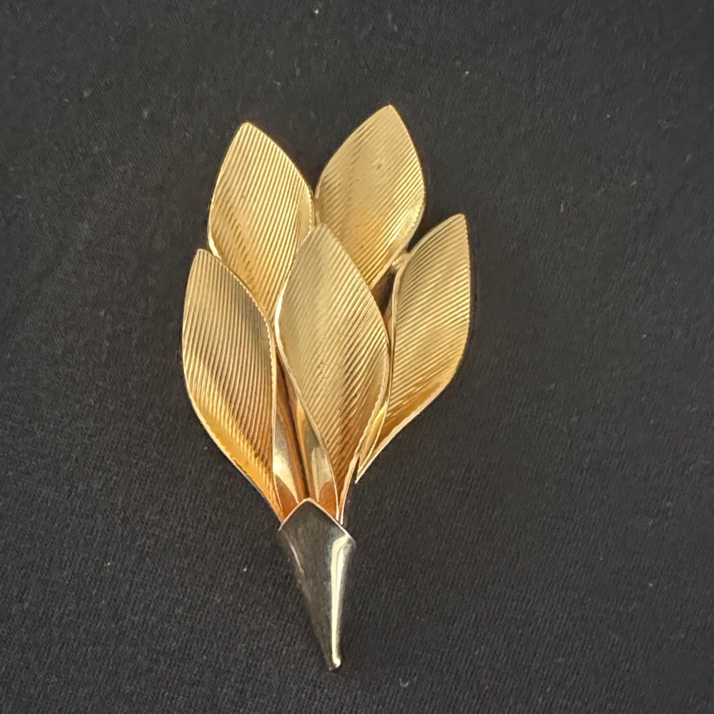 Vintage Gold Leaf Cluster Brooch
